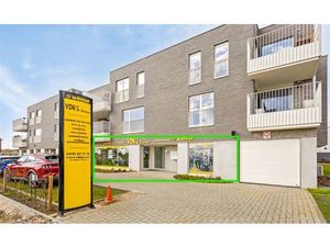 Gelijkvloerse kantoorruimte/handelspand met strategische ligging TE KOOP te Lennik