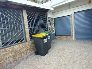 Location Local Professionnel 73m² ST ANDRE 97440