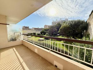 Vente appartement 1 pièces 38m2 Marseille 5eme (13005) - 163000 € - Surface Privée