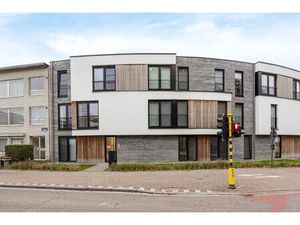 Commercieel te koop in Schoten met 2 slaapkamers