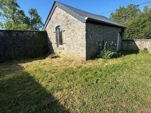 Garage/Remise à aménager à Anthée