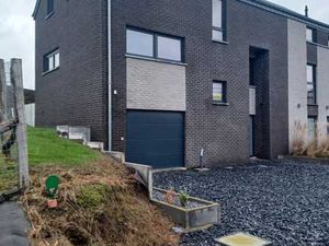 Maison 3 façades 3 chambres  garage et tout confort