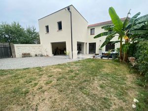 Location maison 4 pièces 91.4 m² à Saint-Aignan-Grandlieu (44860)  1 200 €