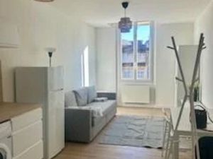 Location meublée appartement 1 pièce 24 m² à Marseille 1er (13001)  695 €