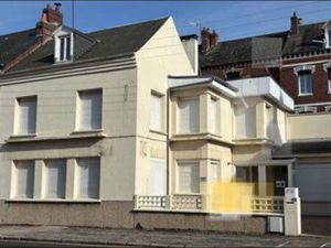 ? À louer : Immeuble commercial + potentiel habitation – Eu (76260)