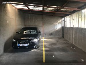 Place de parking sécurisée