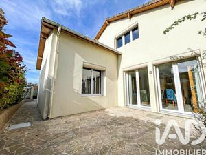 Vente maison 6 pièces 121 m² Saint-Cyr-l'École (78210)