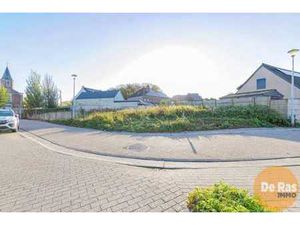 WANZELE –Mooie bouwgrond  geschikt voor HOB  in dorpscentrum