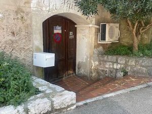 Local commercial murs libres