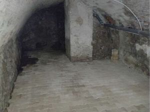 Rare Grande Cave hôtel Dieu