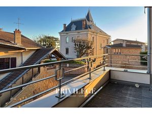 Vente appartement 3 pièces 85 m² à Saint-Cyr-au-Mont-d'Or (69450)  475 000 €
