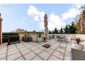 Toit-Terrasse de 60m2 avec 35m2 de terrasse vue panoramique