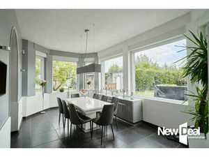 Maison Bourgeoise 4/5 chambres 360 M2 + STUDIO 32 M2 ROSULT