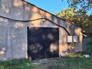 Location local industriel 80 m² à Montmeyan (83670)