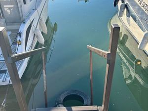 Place de Port à la marina de Mandelieu