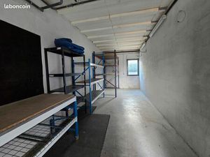 Local de stockage 28m²