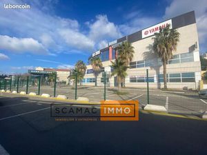 Local d'activité 300 m²