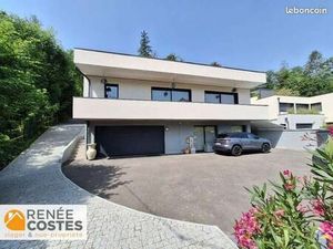 Propriété 6 pièces 180 m²