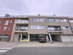 Appartement met 2 slaapkamers en een terras gelegen in centr