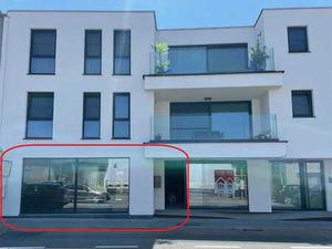 PRIX DE DEPART!BIEN COMMERCIAL SPACIEUX AU CENTRE