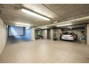 Overdekte autostaanplaats te koop