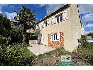 Crécy La Chapelle  maison individuelle de 126 m2 avec 4 cham