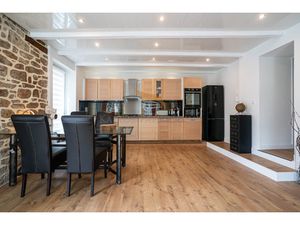 RENDEMENT ET CACHET EN COEUR DE BOURG