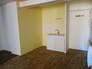 Location appartement 2 pièces 44 m² à Levroux (36110)  425 €