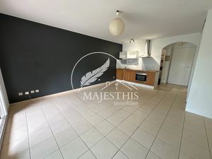 Location appartement 1 pièce 31.14 m² à Hyeres (83400)  670 €