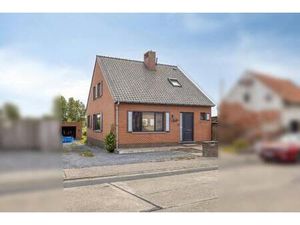 Gerenoveerde open woning met 4 slaapkamers in Kortemark!