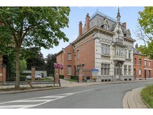 Karaktervolle herenhuis met polyvalent karakter in Terhagen