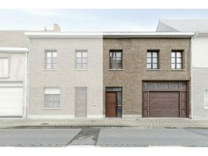 Huis met 3 kamers en garage te koop in centrum Desselgem