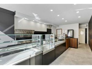 Handelspand met woonst in centrum Lauwe