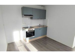 Location appartement  57.88 m² T-3 à Landivisiau  590 €