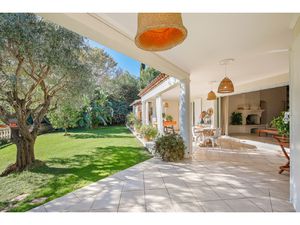 MAGNIFIQUE VILLA COUP DE COEUR A CARQUEIRANNE