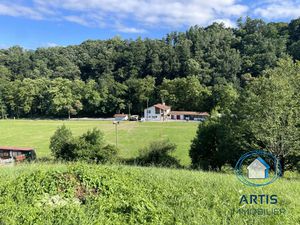 Terrain constructible à Sare