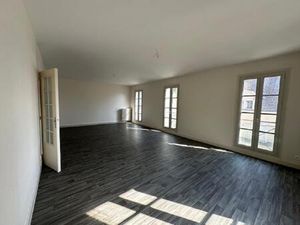 A LOUER - APPARTEMENT DE 4 PIECES DANS LE CENTRE D'ILLIERS COMBRAY