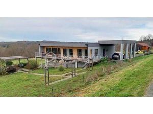 Maison contemporaine de 135 m² à Villefranche-Du-Perigord