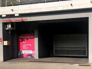 Emplacement parking centre ville La Tour du PIN