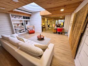 Vente fonds de commerce  150.00m²  Saint