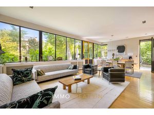 EXCEPTIONNELLE ET TRÈS RARE PROPRIÉTÉ À VENDRE  LYON PARC CH