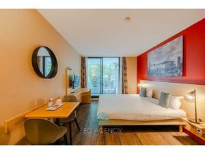 STUDIO BAIL COMMERCIAL + EXTERIEUR + PARKING