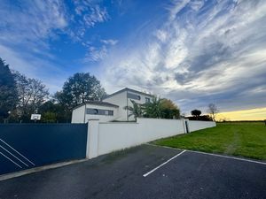 Maison contemporaine 164m2 proche du bourg