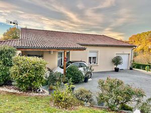 A vendre  maison de plain-pied  récente située à 15 km de PERIGUEUX 24000