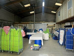 ENTREPOT à vendre