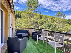 Maison 4 pièces de 90m2 avec garage  dépendance et piscine