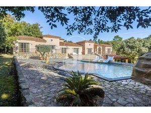 Villa de luxe à vendre à Saint-Laurent-des-Arbres : 890 000€ | 240m²