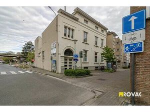 Gelijkvloerse kantoorruimte nabij het centrum en het station van Izegem!