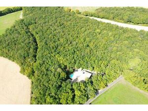 Magnifique Maison au Coeur d’un Espace Boisé  5 Chambres  Piscine  1 5 Ha  Près d’Angoulêm