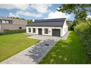 Stijlvol gerenoveerde villa met ruime tuin